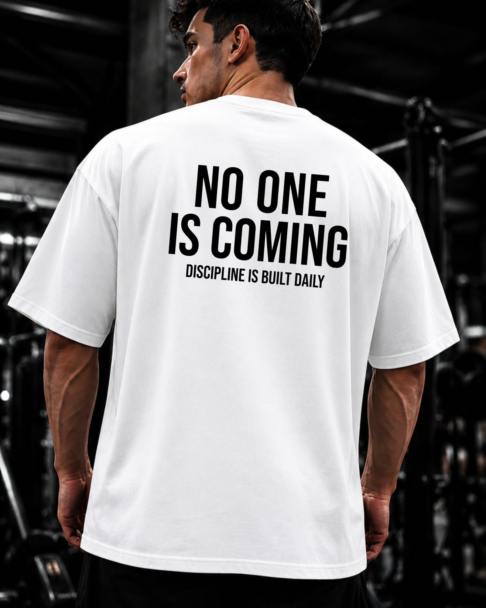 Polo Oversize 20/1 gym con frases "NO ONE IS COMING"