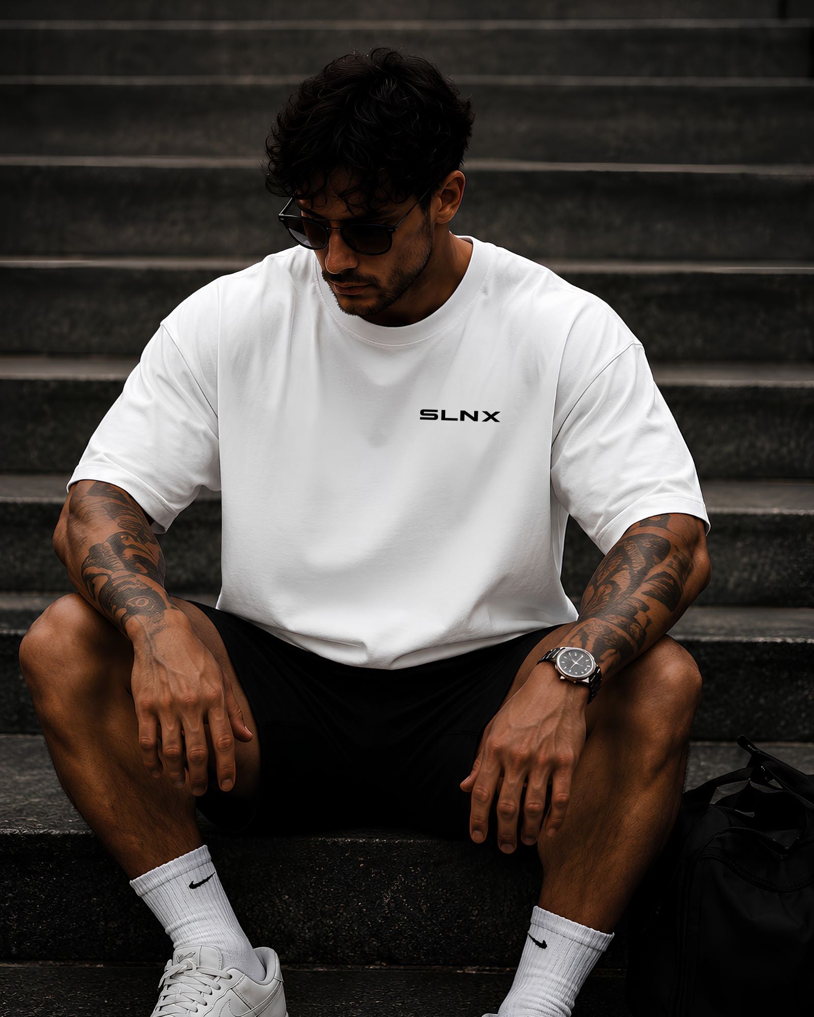 Polo oversized heavyweight RESILIENCE estilo athletic streetwear blanco